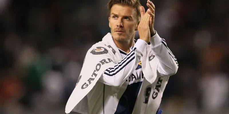 David Beckham khoác cờ Real Madrid